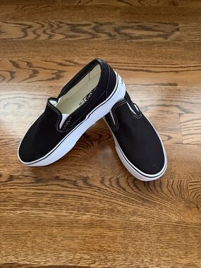 Vans Black unisex platforms 7.0 men/ 8.5 ladies